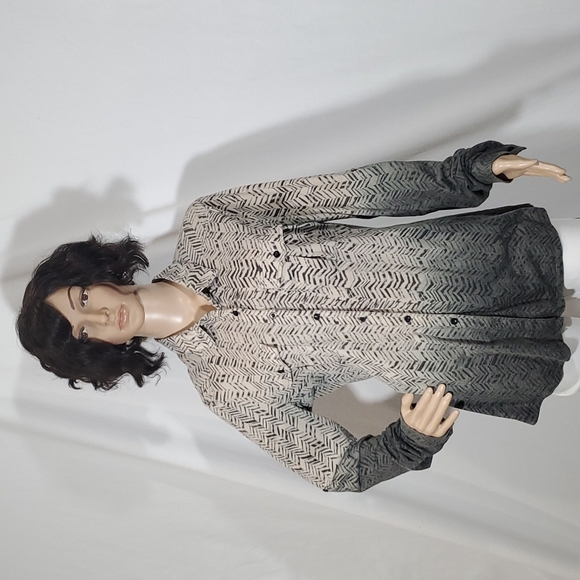 Shirt - Picture 2 of 8